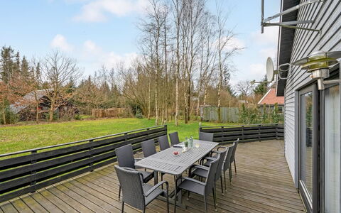 Anine - 200M to the Fjord: Blauw, Struik, Verblijf, Groundcover, Tuin, Landgoed, Schaduw, Landscaping, Boerderij, Eco Hotel