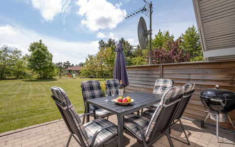 Femija - 500M to the Fjord: Meubilair, Stoel, Buitenmeubels, Tafel, Keuken En Eettafel, Buitentafel, Tuin, Patio, Koffietafel, Backyard