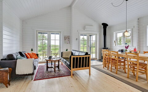 Siebelt - 200M from the Sea: Hout, Plafond, Huis, Flooring, Houten Vloer, Verdieping, Verblijf, Hardwood, Woonkamer, Plank
