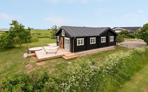 Siebelt - 200M from the Sea: Dak, Huis, Huis, Verblijf, Siding, Landgoed, Oprit, Garden Gebouwen, Werf, Schuur