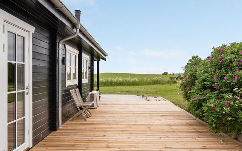 Siebelt - 200M from the Sea: Dak, Huis, Huis, Verblijf, Siding, Landgoed, Oprit, Garden Gebouwen, Werf, Schuur