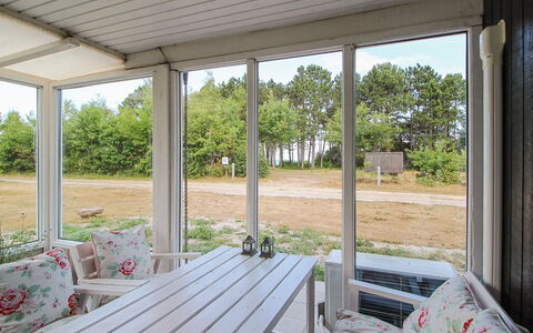 Eldina - 100M from the Sea: Meubilair, Stoel, Tafel, Interieur Ontwerp, Verdieping, Veranda, Buitenmeubels, Deur, Glas, Schaduw