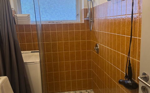Gerret: Woongebied, Struik, Huis, Huis, Tuin, Landgoed, Schaduw, Landscaping, Gazon