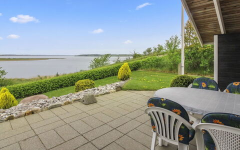 Pirkka - 50M to the Fjord: Landscaping, Tuin, Kust, Oceaan, Gazon, Schaduw, Landgoed, Veranda, Toevlucht, Werf