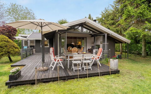 Syrina: Dak, Huis, Huis, Verblijf, Siding, Landgoed, Oprit, Garden Gebouwen, Werf, Schuur