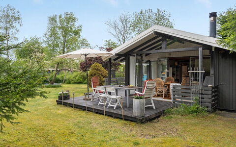 Syrina: Dak, Huis, Huis, Verblijf, Siding, Landgoed, Oprit, Garden Gebouwen, Werf, Schuur