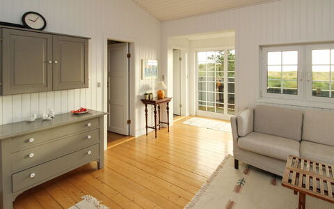Jenson - 75M from the Sea: Dak, Huis, Huis, Verblijf, Siding, Landgoed, Oprit, Garden Gebouwen, Werf, Schuur