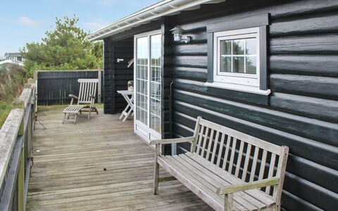 Jenson - 75M from the Sea: Dak, Huis, Huis, Verblijf, Siding, Landgoed, Oprit, Garden Gebouwen, Werf, Schuur