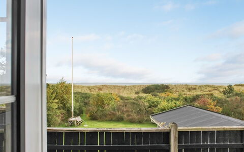 Jenson - 75M from the Sea: Dak, Huis, Huis, Verblijf, Siding, Landgoed, Oprit, Garden Gebouwen, Werf, Schuur