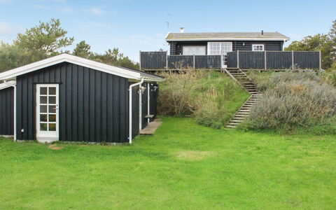 Jenson - 75M from the Sea: Dak, Huis, Huis, Verblijf, Siding, Landgoed, Oprit, Garden Gebouwen, Werf, Schuur