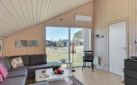 Jil - 750M from the Sea: Hout, Flooring, Plafond, Verdieping, Woonkamer, Houten Vloer, Hardwood, Beits, Lichte Inrichting