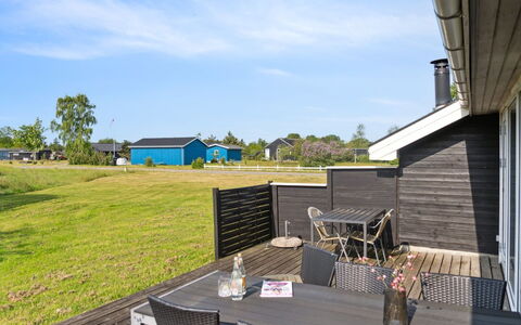 Jil - 750M from the Sea: Architectuur, Dak, Huis, Samengesteld Materiaal, Daylighting, Siding, Oprit