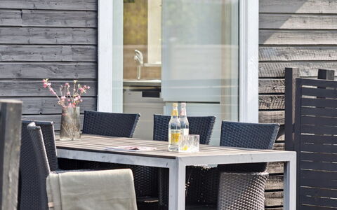 Jil - 750M from the Sea: Architectuur, Dak, Huis, Samengesteld Materiaal, Daylighting, Siding, Oprit