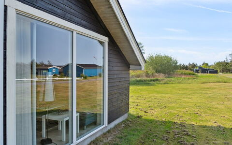 Jil - 750M from the Sea: Architectuur, Dak, Huis, Samengesteld Materiaal, Daylighting, Siding, Oprit