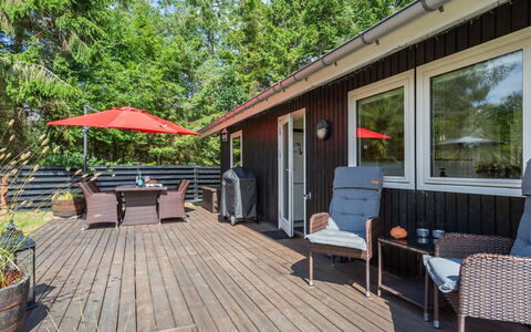 Sybille - from the Sea: Dak, Huis, Huis, Verblijf, Siding, Landgoed, Oprit, Garden Gebouwen, Werf, Schuur