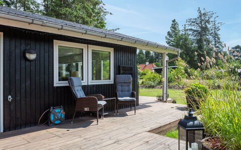 Sybille - from the Sea: Dak, Huis, Huis, Verblijf, Siding, Landgoed, Oprit, Garden Gebouwen, Werf, Schuur