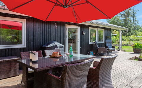 Sybille - from the Sea: Dak, Huis, Huis, Verblijf, Siding, Landgoed, Oprit, Garden Gebouwen, Werf, Schuur
