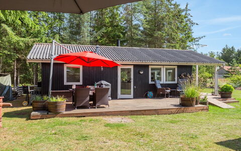 Sybille - from the Sea: Dak, Huis, Huis, Verblijf, Siding, Landgoed, Oprit, Garden Gebouwen, Werf, Schuur
