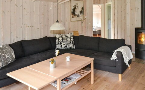 Åsta - 1.7Km from the Sea: Meubilair, Interieur Ontwerp, Flooring, Hout, Verdieping, Plafond, Houten Vloer, Stoel, Tafel, Verlichting