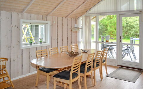 Åsta - 1.7Km from the Sea: Meubilair, Interieur Ontwerp, Flooring, Hout, Verdieping, Plafond, Houten Vloer, Stoel, Tafel, Verlichting