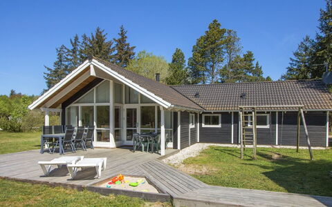 Åsta - 1.7Km from the Sea: Meubilair, Interieur Ontwerp, Flooring, Hout, Verdieping, Plafond, Houten Vloer, Stoel, Tafel, Verlichting