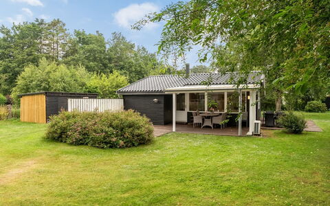 Gia - 1.3Km from the Sea: Huis, Dak, Huis, Woongebied, Struik, Verblijf, Tuin, Land Lot, Gazon