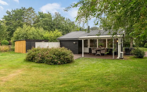 Gia - 1.3Km from the Sea: Huis, Dak, Huis, Woongebied, Struik, Verblijf, Land Lot, Tuin, Gazon, Schaduw