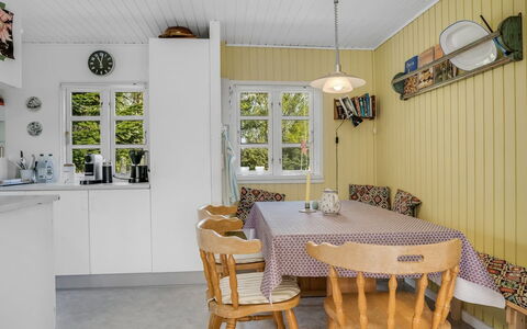 Ingobert - 50M from the Sea: Gras, Grasland, Landschap, Ecoregio, Plain, Plantengemeenschap, Land Lot, Buitenmeubels, Prairie, Shrubland
