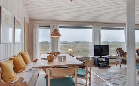 Eri - 300M from the Sea: Woongebied, Dak, Voorstad, Oprit, Landgoed, Schoorsteen