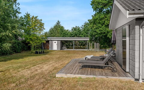 Kerttuli - 800M from the Sea: Gras, Struik, Huis, Land Lot, Dak, Tuin, Verblijf, Groundcover, Garden Gebouwen