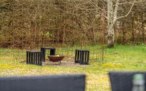 Kerttuli - 800M from the Sea: Gras, Land Lot, Tuin, Trunk, Groundcover, Gazon, Buitenmeubels, Weide, Park