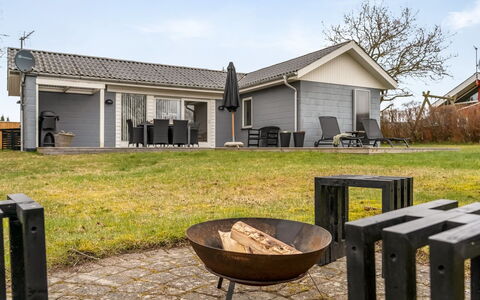 Kerttuli - 800M from the Sea: Gebouw, Huis, Dak, Huis, Woongebied, Architectuur, Verblijf, Siding, Land Lot, Landgoed