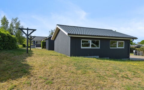Rafn - 550M from the Sea: Architectuur, Dak, Huis, Samengesteld Materiaal, Daylighting, Siding, Oprit