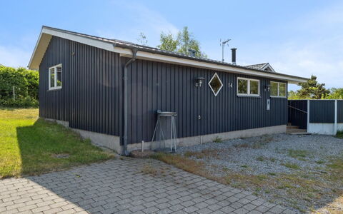 Rafn - 550M from the Sea: Architectuur, Dak, Huis, Samengesteld Materiaal, Daylighting, Siding, Oprit