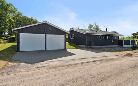 Rafn - 550M from the Sea: Architectuur, Dak, Huis, Samengesteld Materiaal, Daylighting, Siding, Oprit
