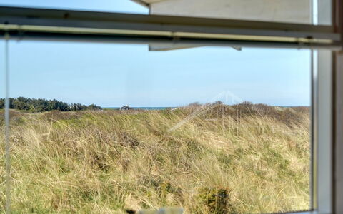 Gila - 250M from the Sea: Flooring, Muur, Verdieping, Interieur Ontwerp, Hout, Plafond, Houten Vloer, Verlichting, Meubilair, Laminaatvloer