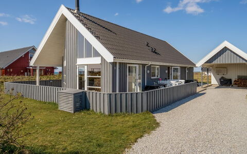 Hedy - 150M from the Sea: Meubilair, Interieur Ontwerp, Flooring, Hout, Verdieping, Plafond, Houten Vloer, Stoel, Tafel, Verlichting