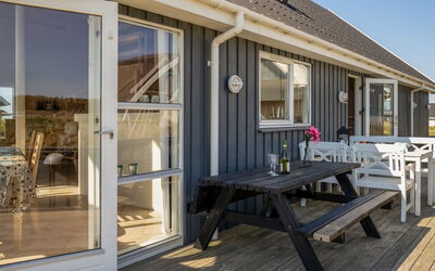 Hedy - 150M from the Sea