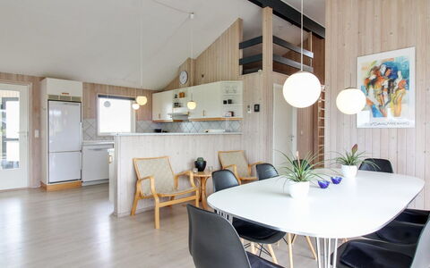 Seniha - 400M from the Sea: Interieur Ontwerp, Hout, Meubilair, Flooring, Plafond, Lichte Inrichting, Verdieping, Keuken En Eettafel, Verlichting, Woonkamer