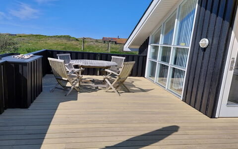 Sixten - 450M from the Sea: Flooring, Muur, Verdieping, Interieur Ontwerp, Hout, Plafond, Houten Vloer, Verlichting, Meubilair, Laminaatvloer