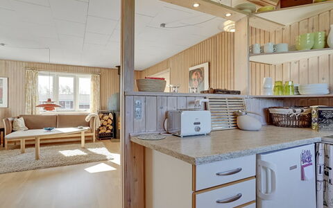 Afrim - 694M from the Sea: Hout, Interieur Ontwerp, Flooring, Meubilair, Verdieping, Plafond, Kamer, Keuken, Countertop, Cabinetry
