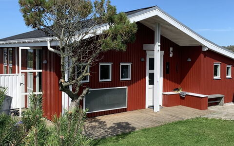 Verene - 400M from the Sea: Verblijf, Backyard, Werf, Garden Gebouwen, Schuur, Siding, Buitenmeubels, Blokhut, Outdoor Structuur, Keet