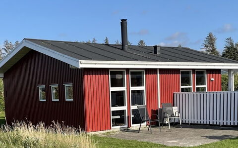 Verene - 400M from the Sea: Verblijf, Backyard, Werf, Garden Gebouwen, Schuur, Siding, Buitenmeubels, Blokhut, Outdoor Structuur, Keet