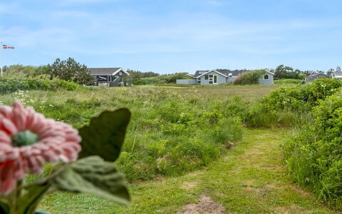 Verene - 400M from the Sea: Verblijf, Backyard, Werf, Garden Gebouwen, Schuur, Siding, Buitenmeubels, Blokhut, Outdoor Structuur, Keet