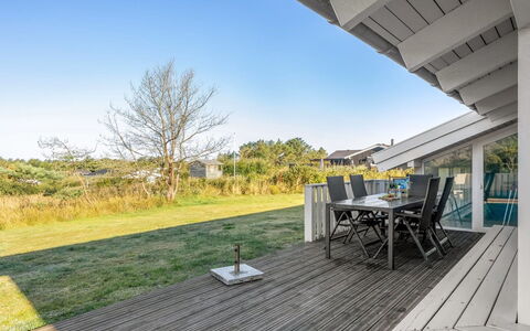 Otta - 779M from the Sea: Hout, Architectuur, Veranda, Huis, Dek, Samengesteld Materiaal, Houten Vloer, Hardwood, Plank, Schaduw