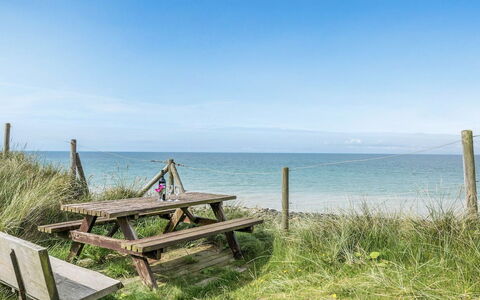 Grazian - 50M from the Sea: Blauw, Zee, Zomer, Kust, Kust En Oceanic Landvormen, Oceaan, Kust, Strand, Picknicktafel, Hek