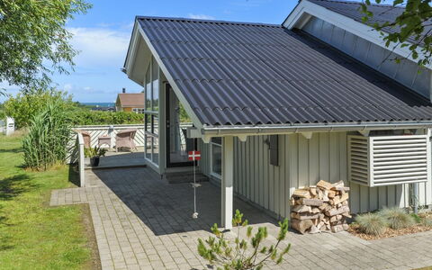Mathias - 625M from the Sea: Meubilair, Interieur Ontwerp, Stoel, Flooring, Tafel, Toevlucht, Verdieping, Plafond, Kamer, Eco Hotel