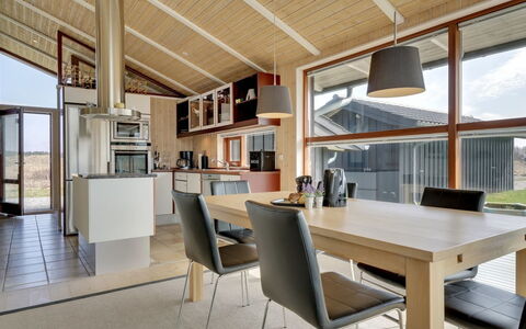 Gretha - 1.0Km from the Sea: Hout, Interieur Ontwerp, Huis, Plafond, Flooring, Meubilair, Verdieping, Keuken En Eettafel, Keuken, Stoel