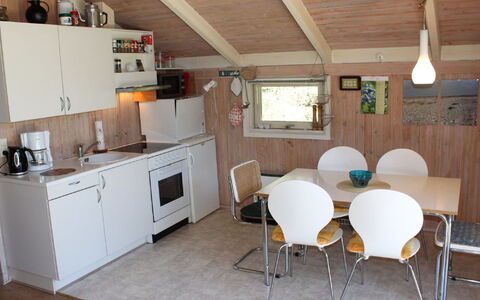 Elizaveta - 400M from the Sea: Dak, Huis, Huis, Verblijf, Siding, Landgoed, Oprit, Garden Gebouwen, Werf, Schuur
