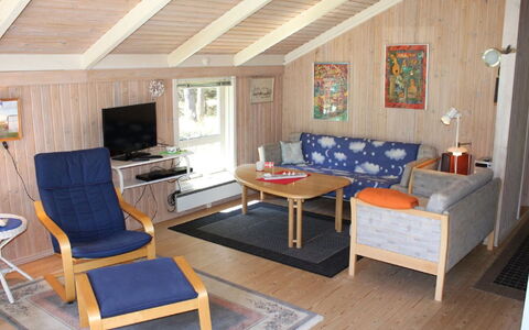 Elizaveta - 400M from the Sea: Dak, Huis, Huis, Verblijf, Siding, Landgoed, Oprit, Garden Gebouwen, Werf, Schuur